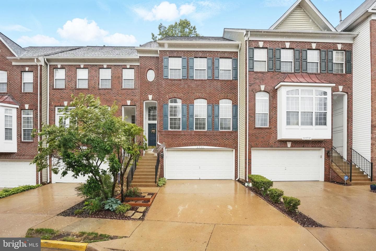 6454 Waterfield Road photo 1