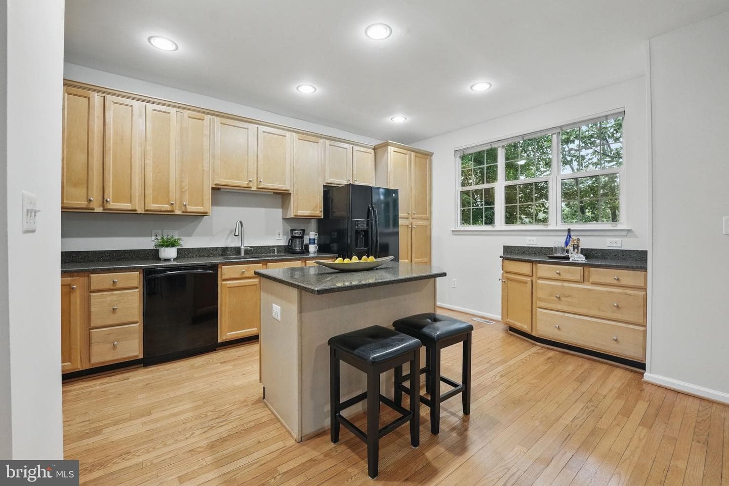 6454 Waterfield Road photo 10