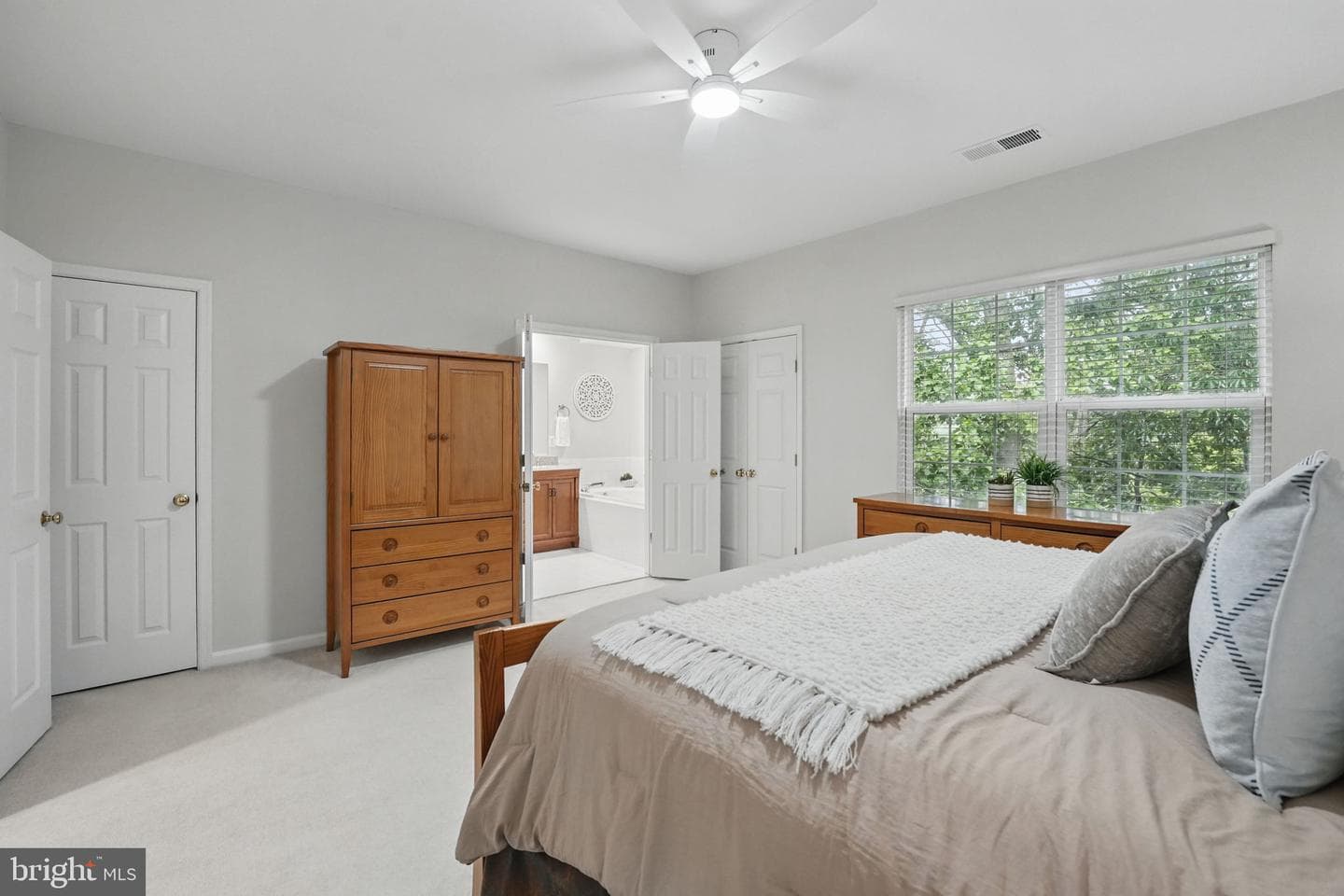 6454 Waterfield Road photo 19