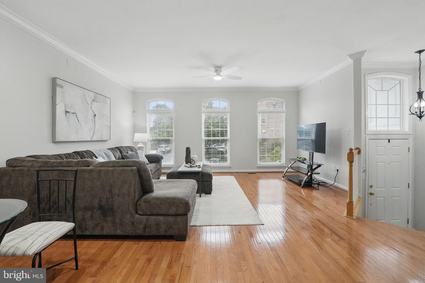 6454 Waterfield Road photo 2