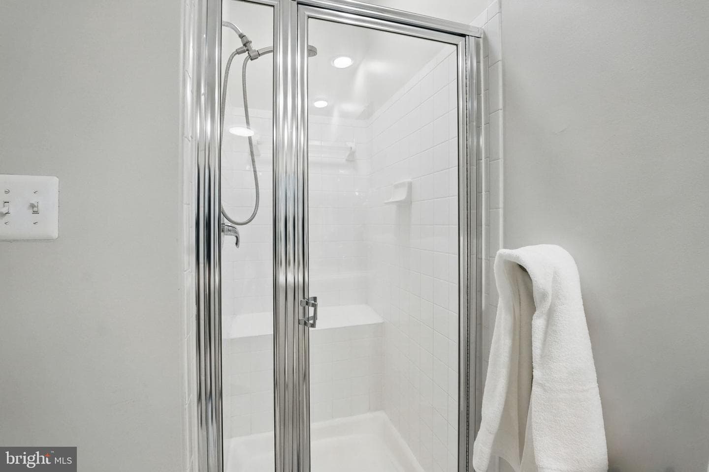 6454 Waterfield Road photo 23