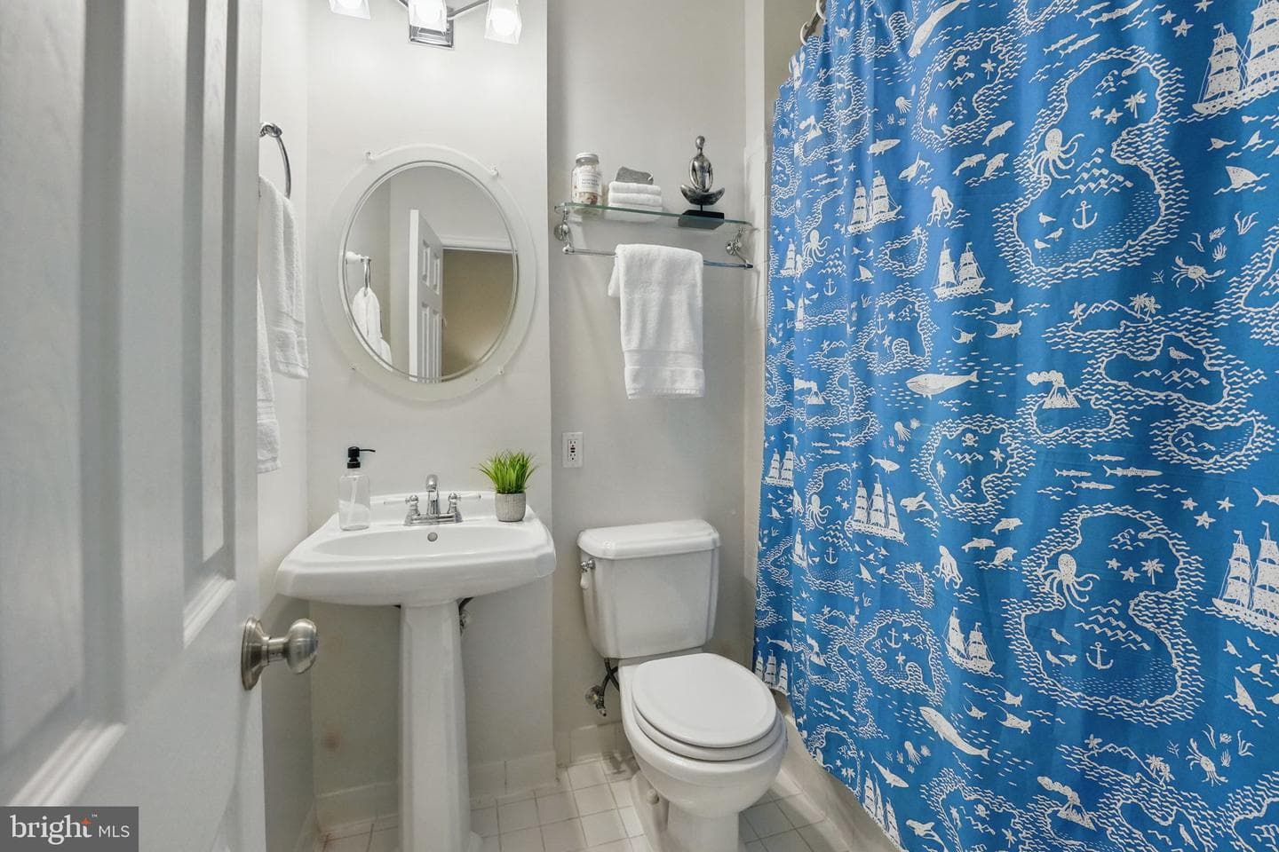 6454 Waterfield Road photo 34