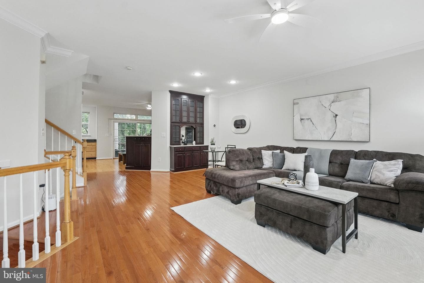6454 Waterfield Road photo 4