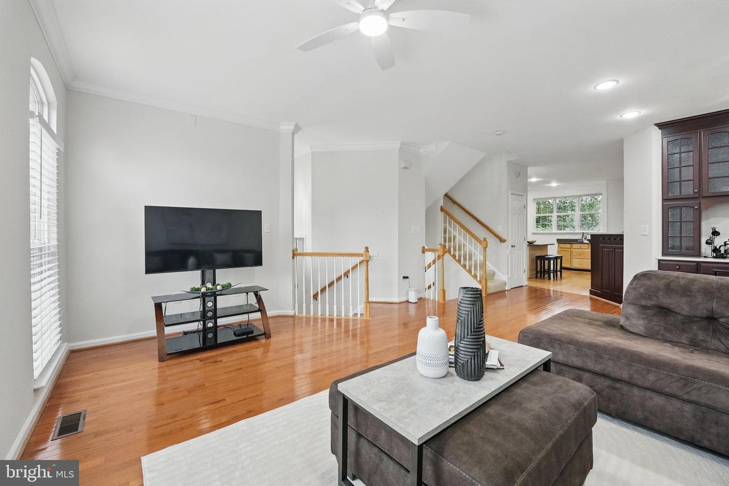 6454 Waterfield Road photo 5