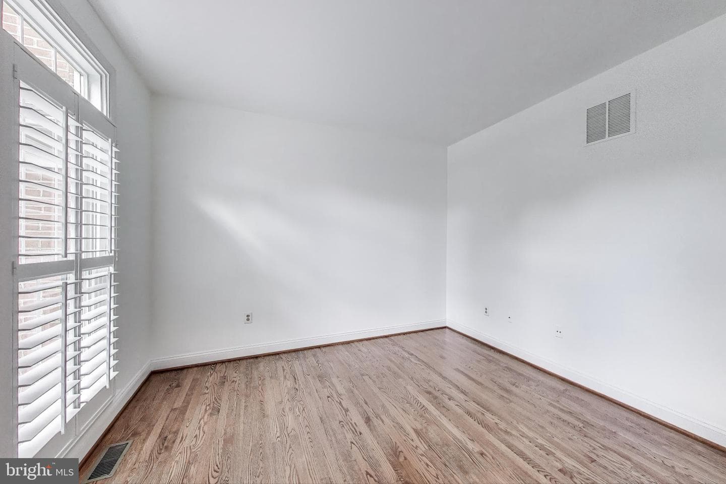 10106 Waterside Drive photo 11