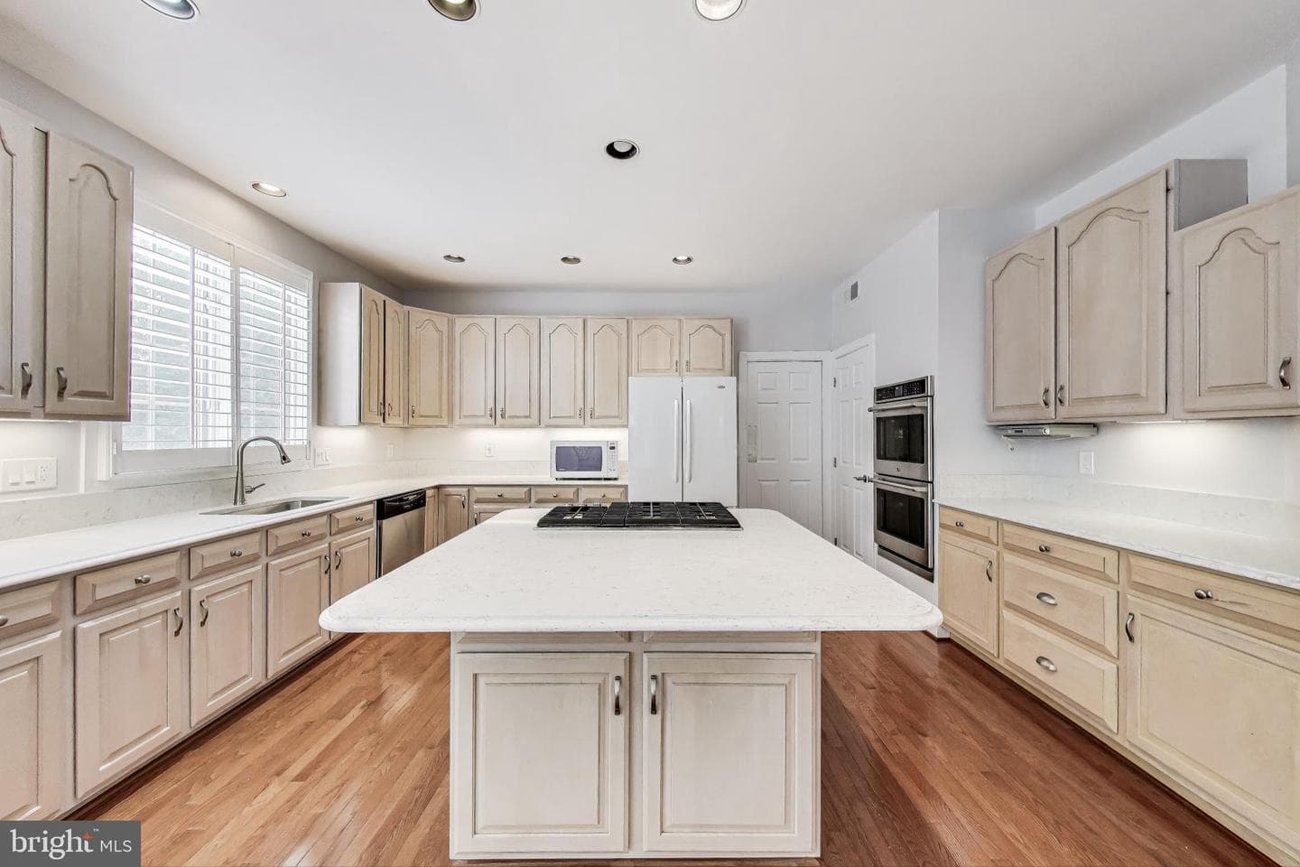 10106 Waterside Drive photo 7