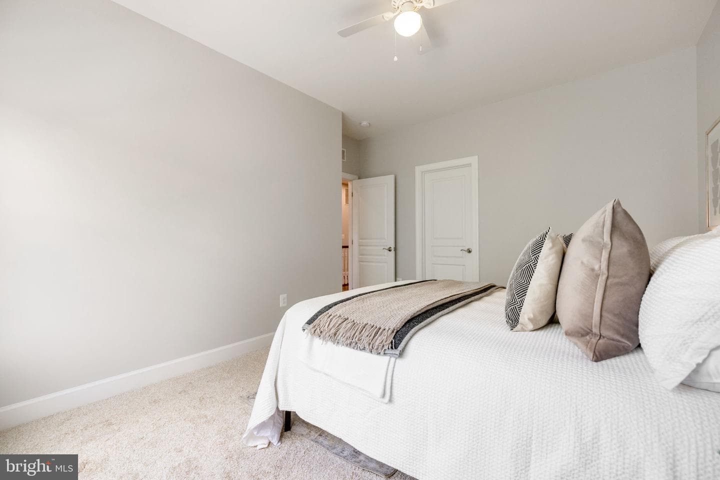 415 Yeonas Drive SW photo 40