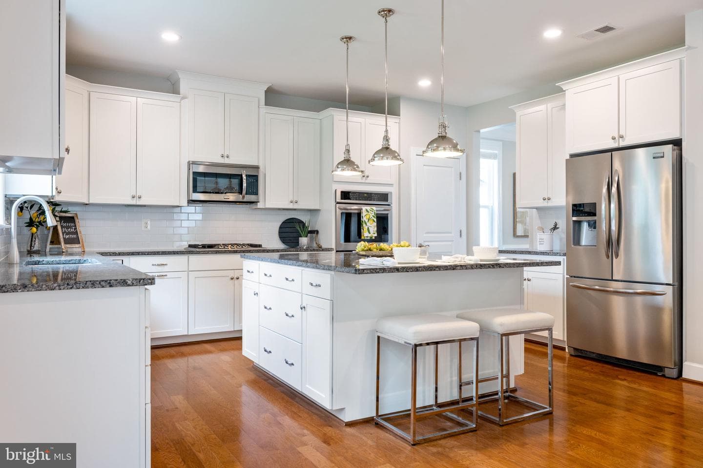 415 Yeonas Drive SW photo 8