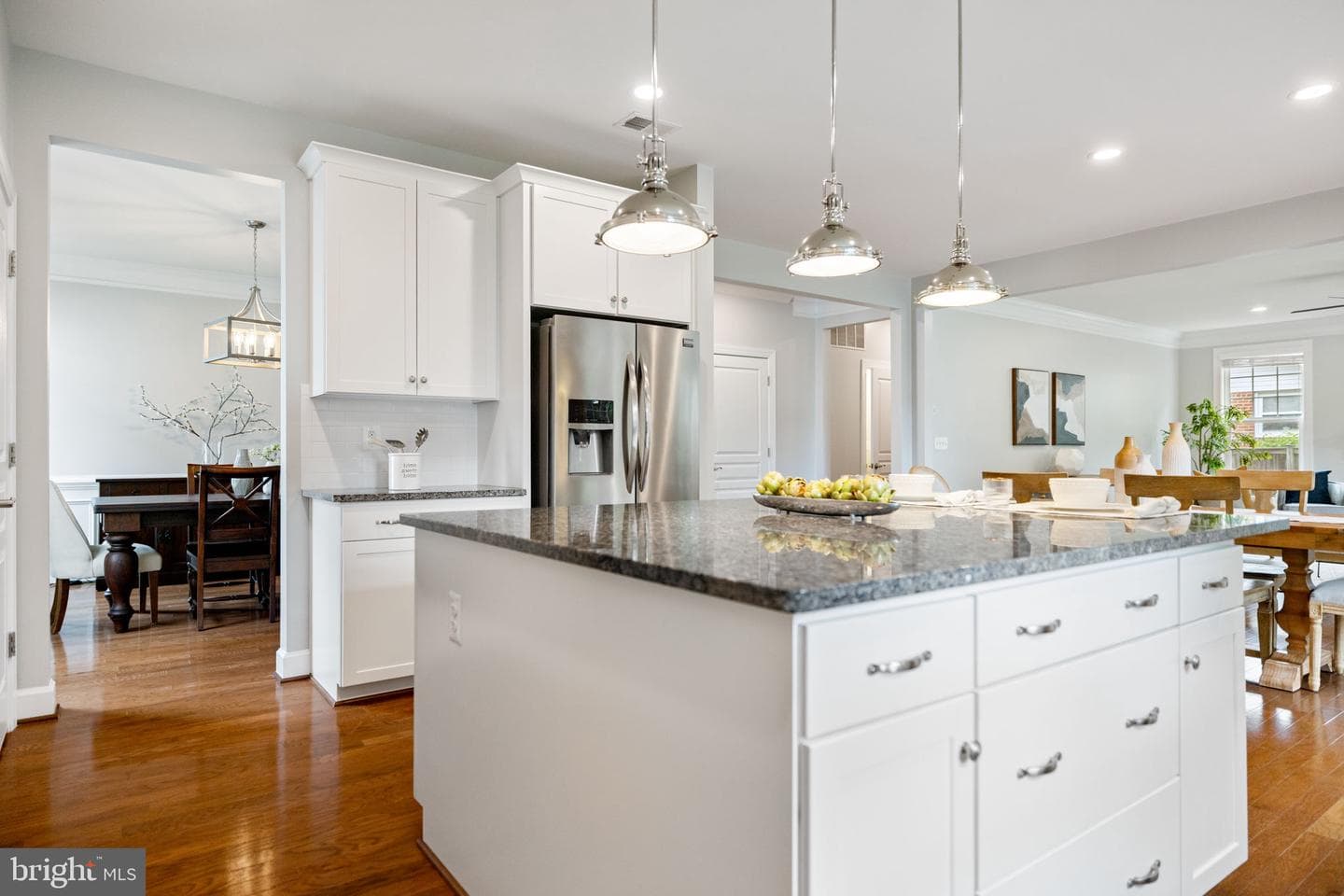 415 Yeonas Drive SW photo 9