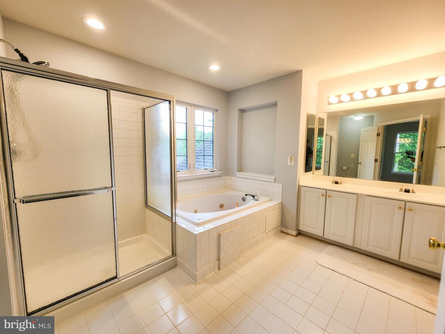9120 Stonegarden Drive photo 24