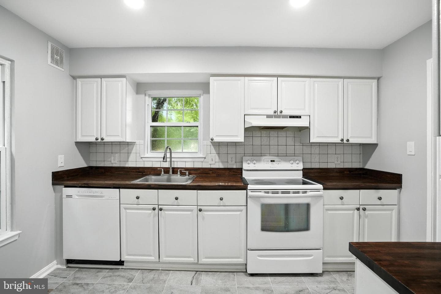 5800 Bridgetown Court #14 photo 7