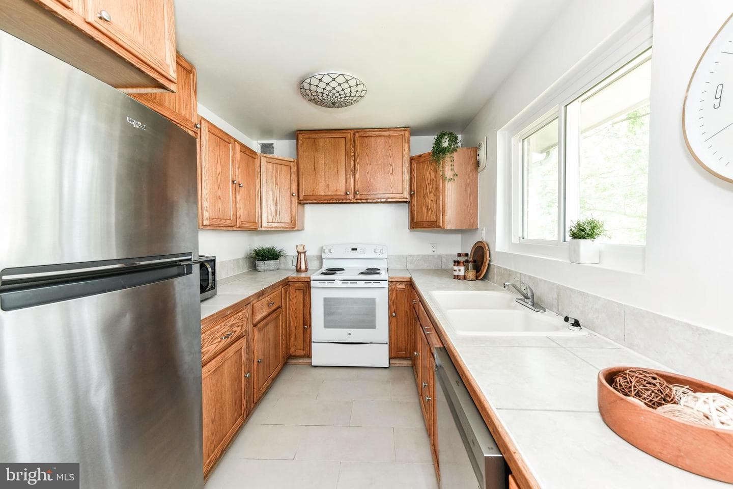 6322 Phyllis Lane photo 7