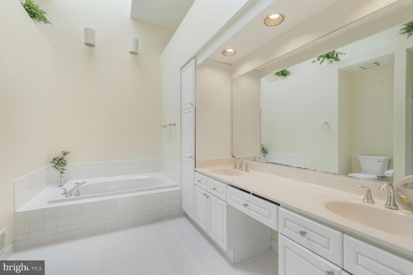 6512 Serenade Place photo 11