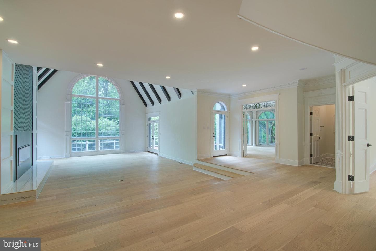 10124 Wendover Drive photo 4