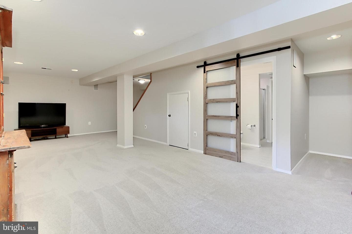 9516 Retriever Road photo 32