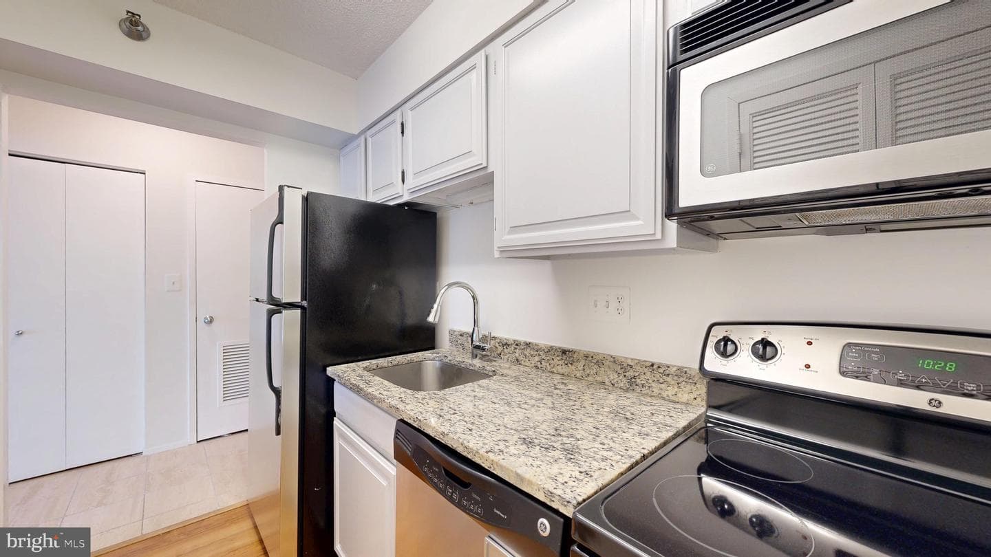 1808 Old Meadow Road #1015 photo 8