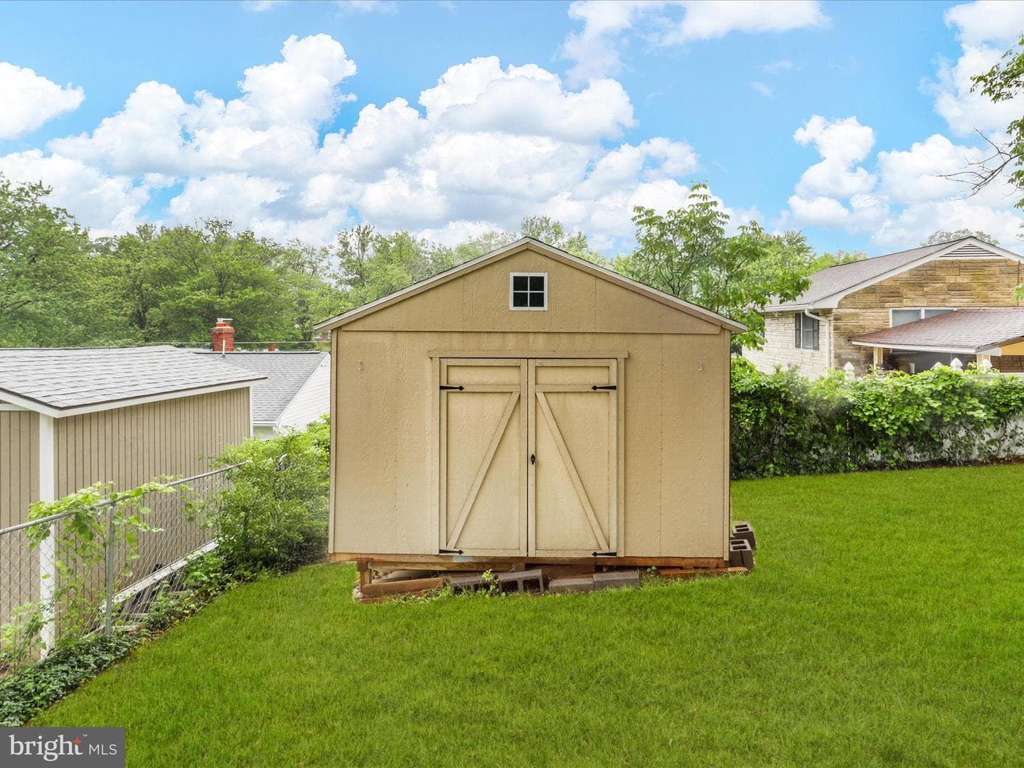 5902 Amelia Street photo 15