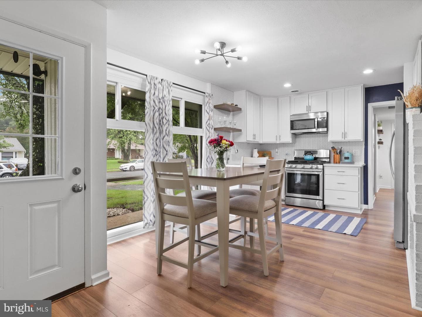 5902 Amelia Street photo 3