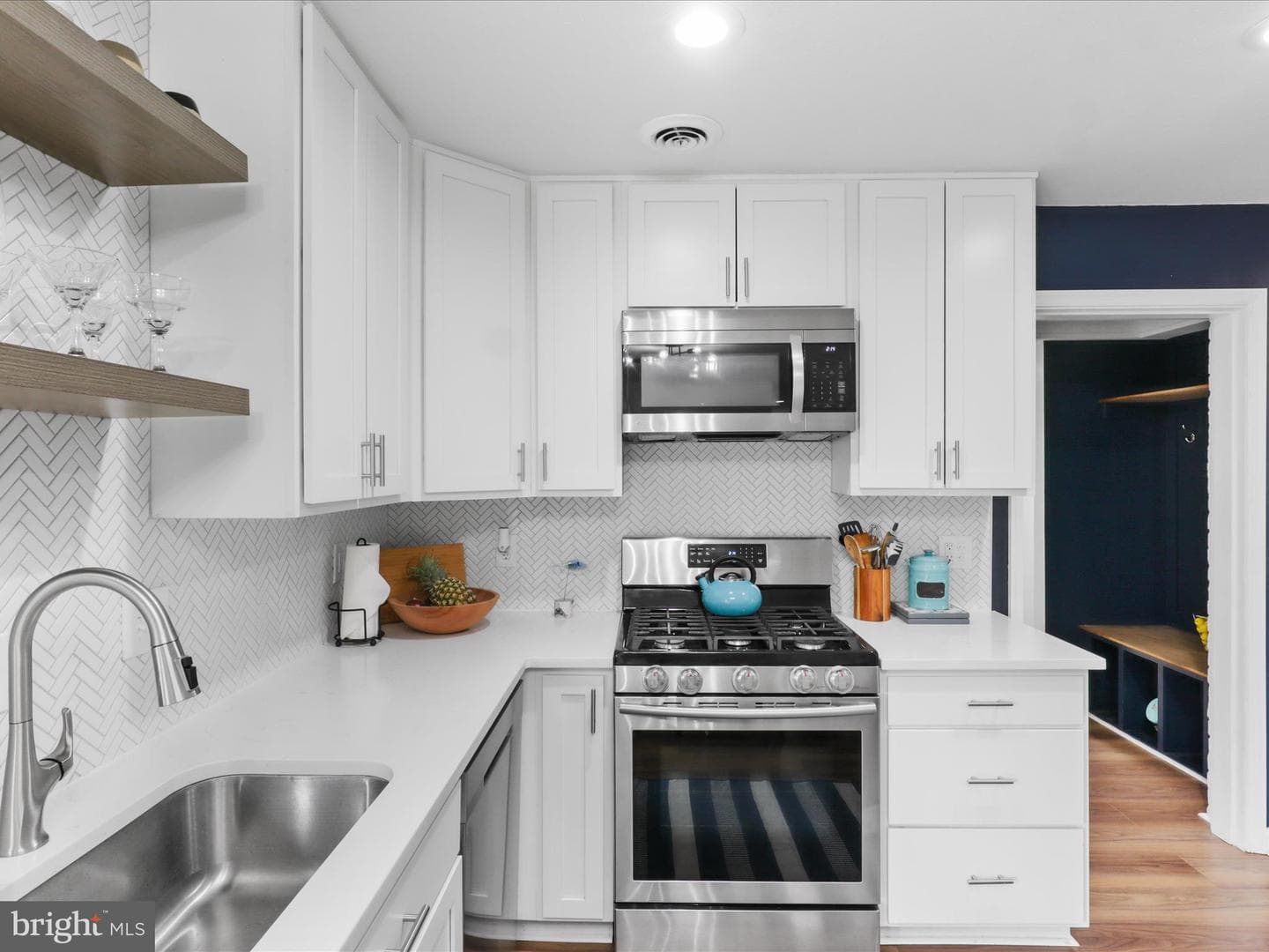 5902 Amelia Street photo 5