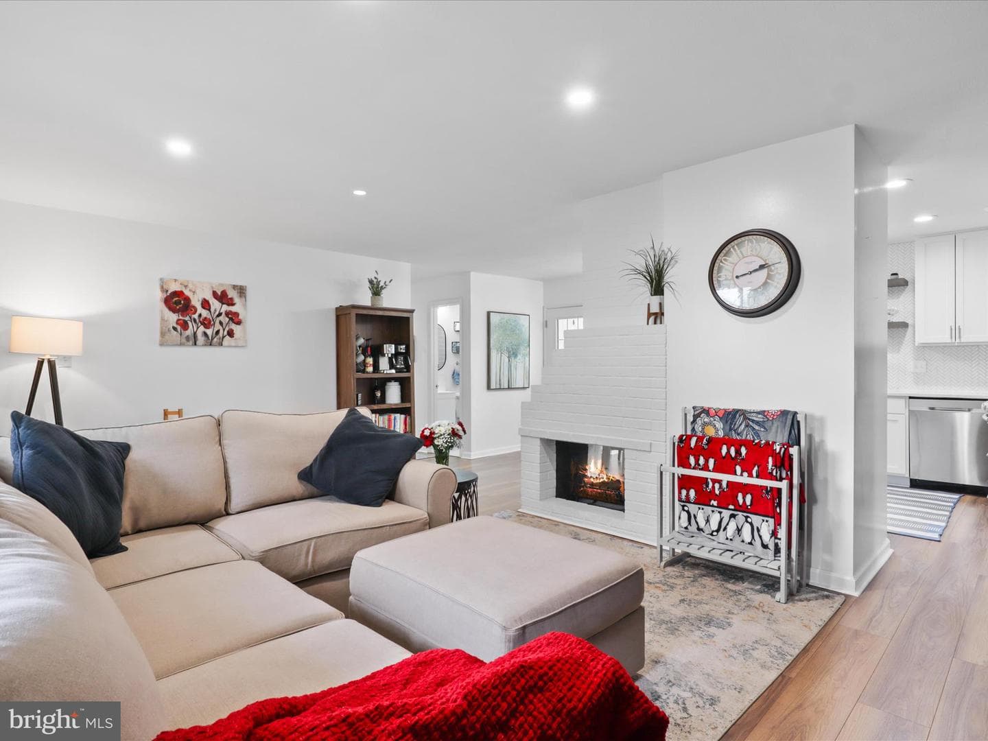 5902 Amelia Street photo 8
