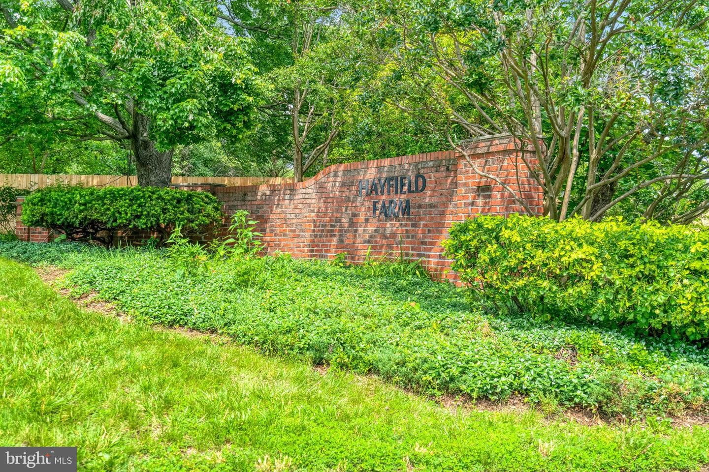 5901 Wivenhoe Court photo 2