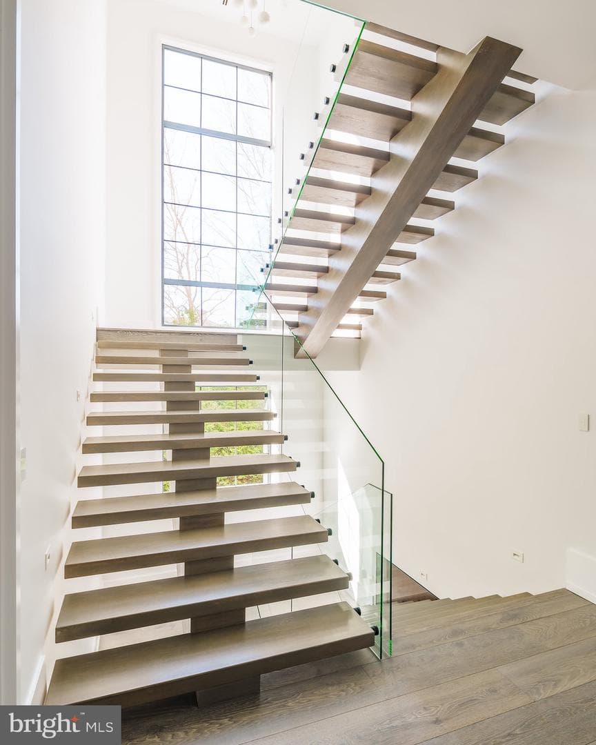 1102 Chain Bridge Road photo 26
