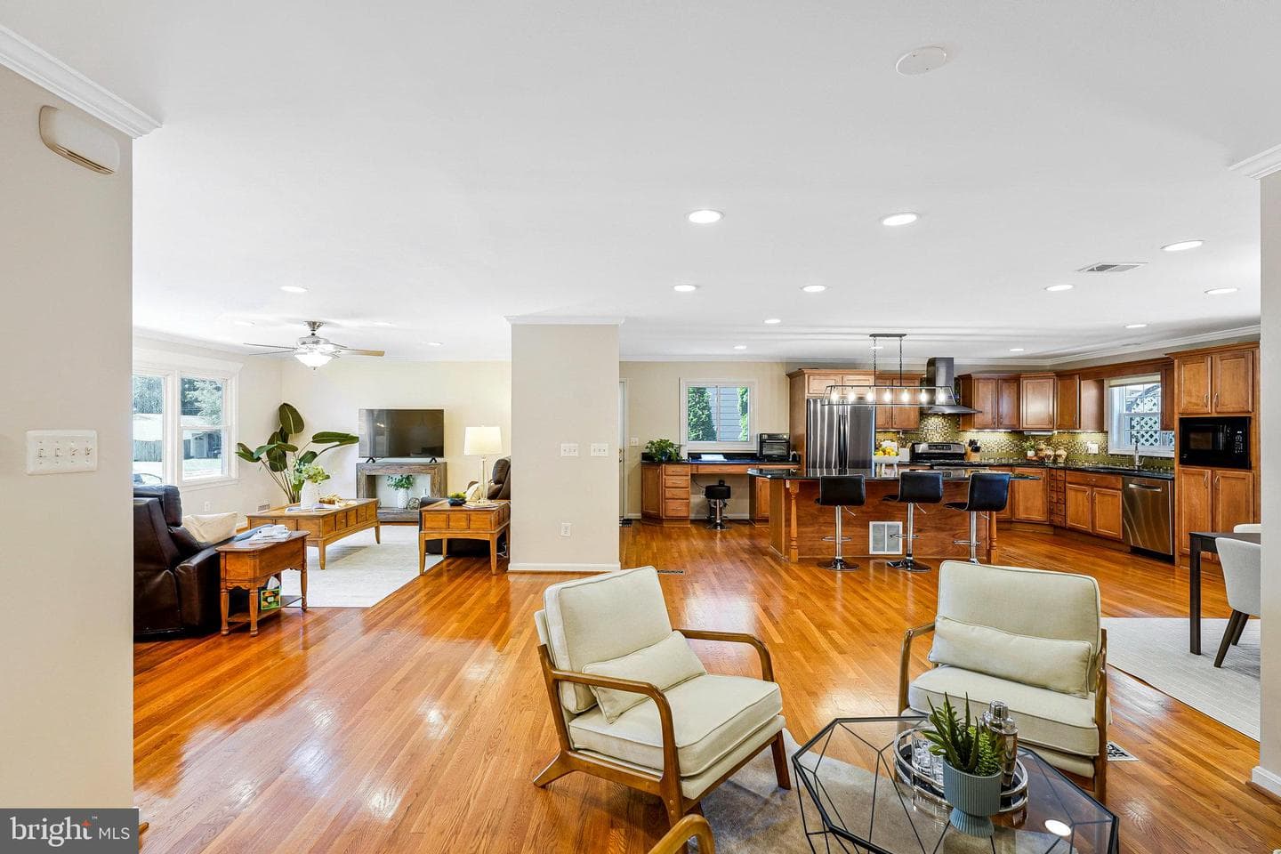 106 Yeonas Drive SE photo 3