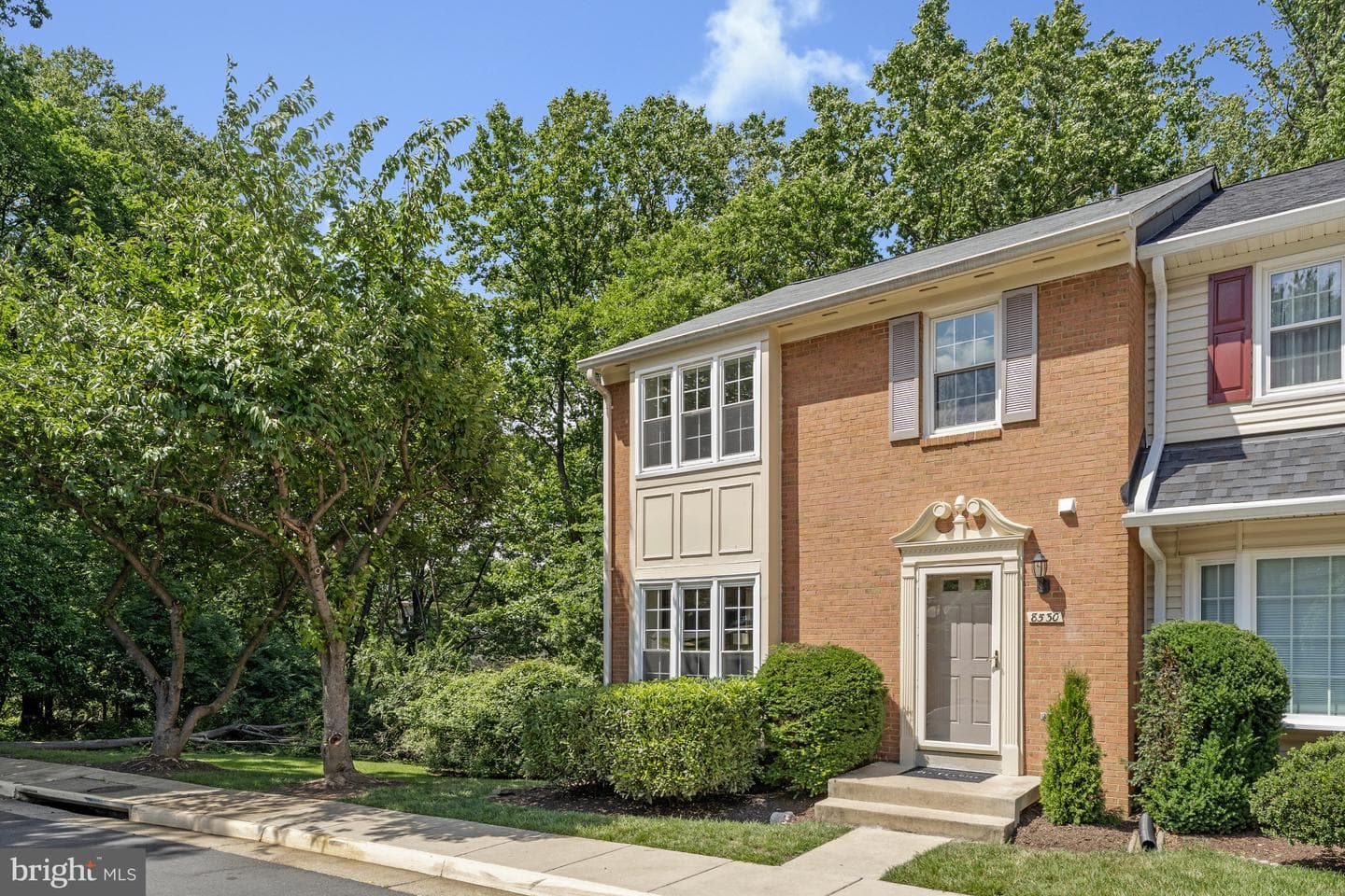 8530 Raglan Road photo 2