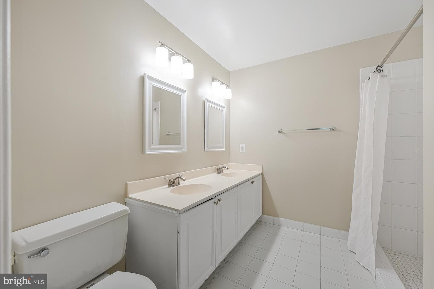 8530 Raglan Road photo 24