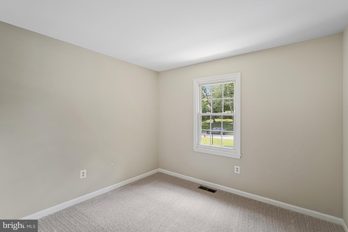 8530 Raglan Road photo 28
