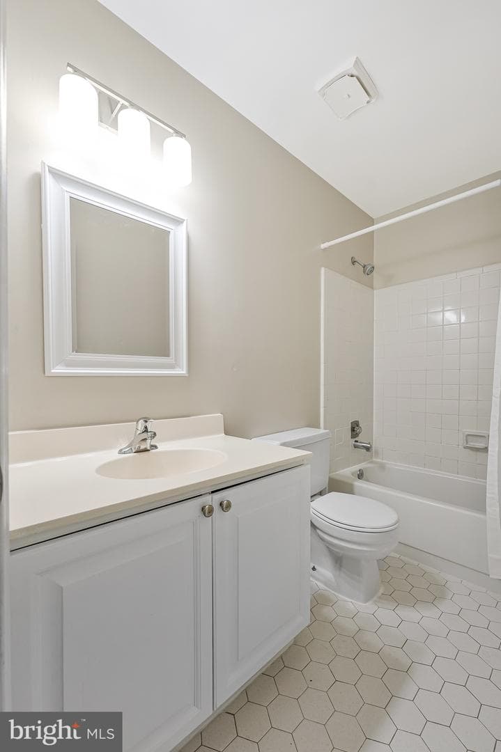 8530 Raglan Road photo 31