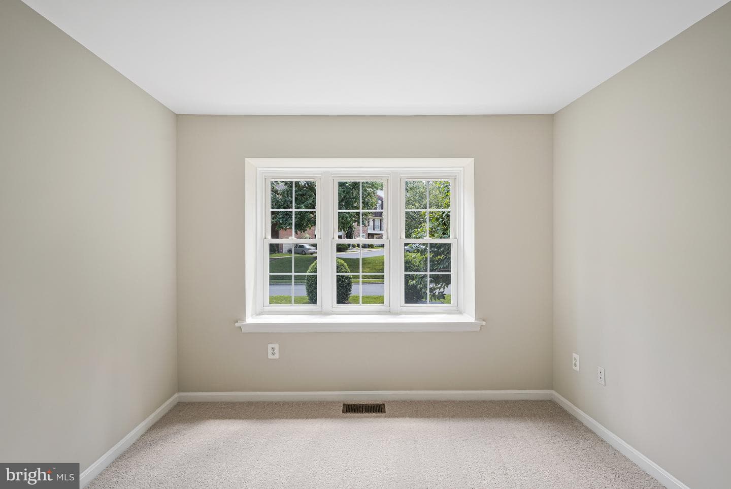 8530 Raglan Road photo 33