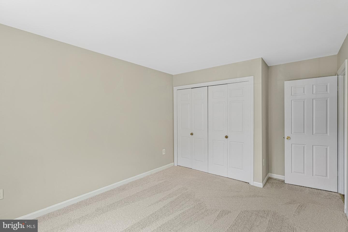 8530 Raglan Road photo 34