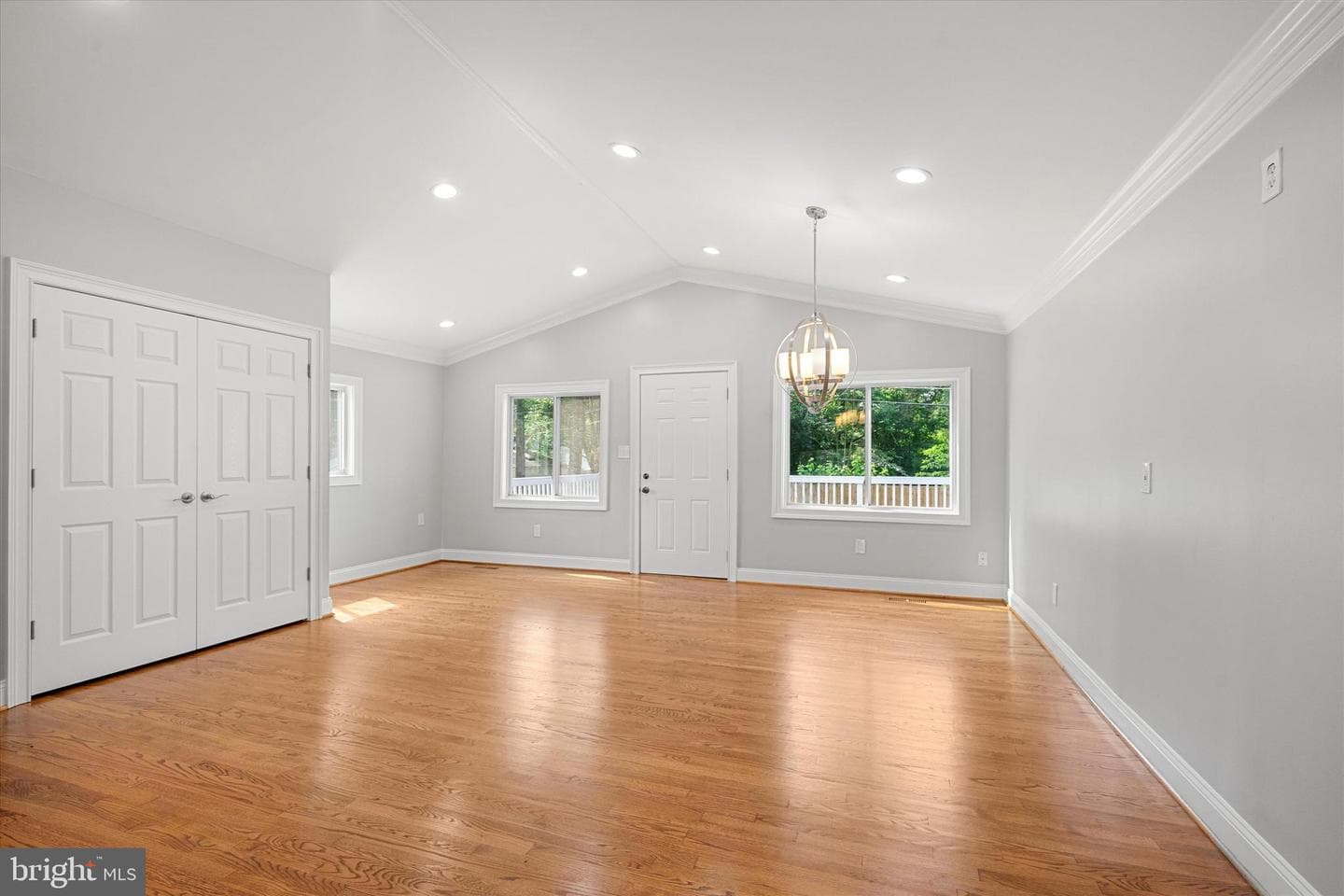 4703 Lawrence Street photo 11
