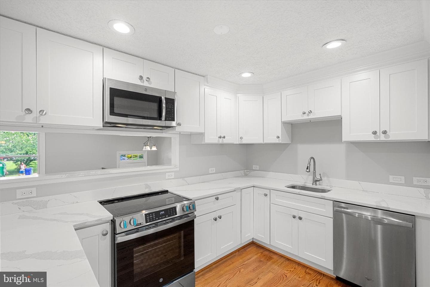 4703 Lawrence Street photo 13