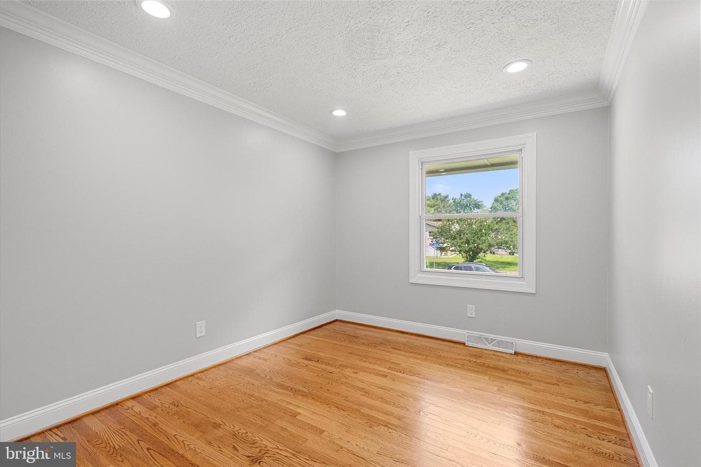 4703 Lawrence Street photo 15