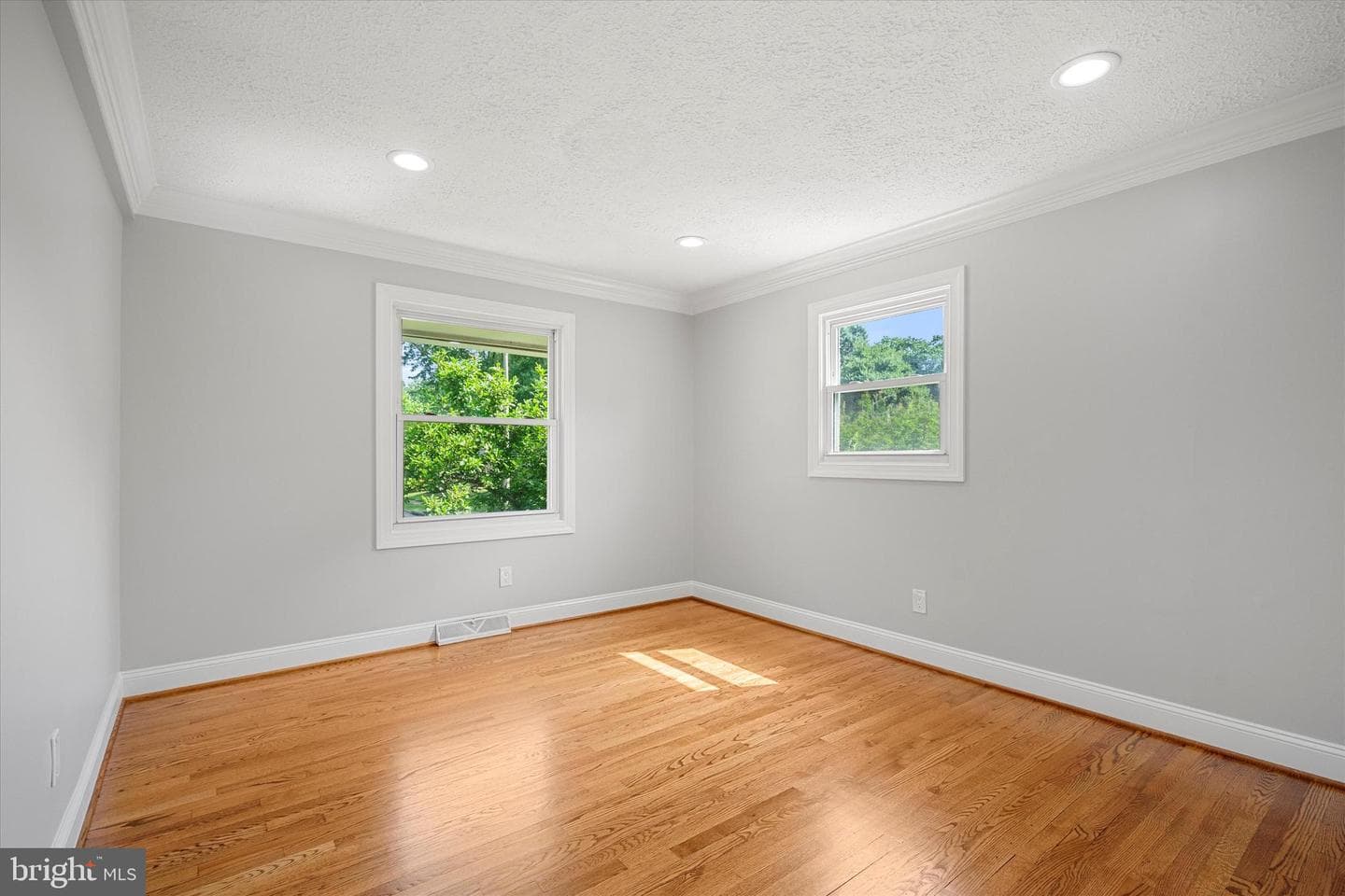 4703 Lawrence Street photo 16