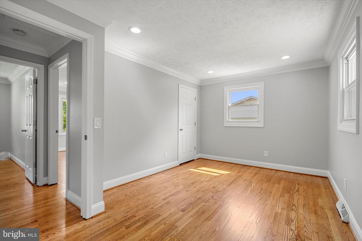 4703 Lawrence Street photo 17