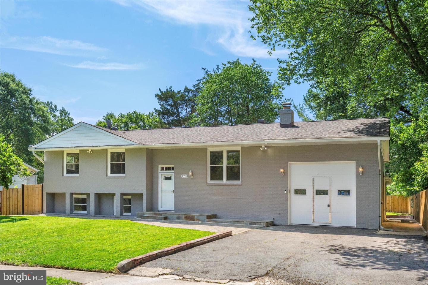 4703 Lawrence Street photo 2