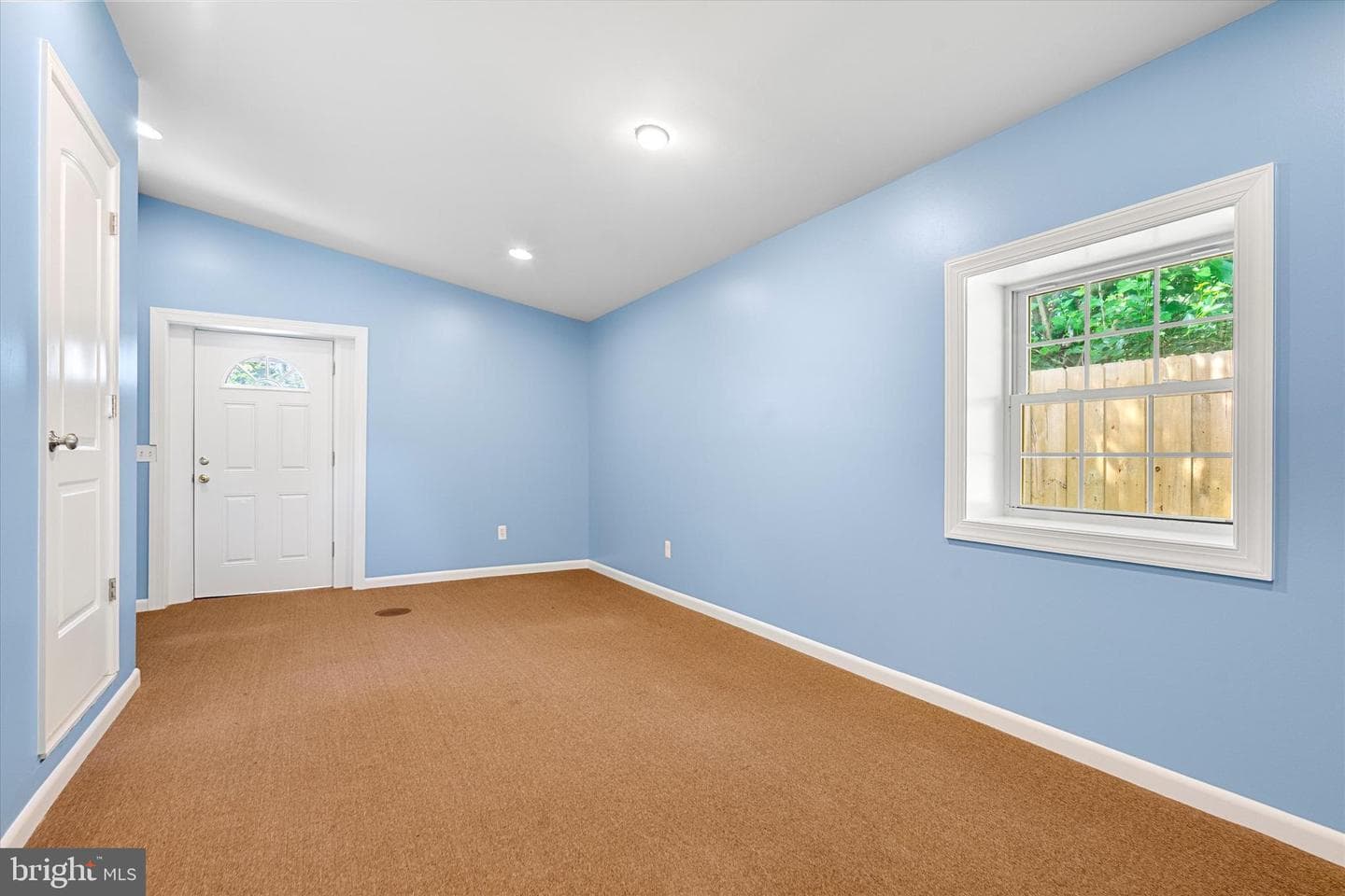 4703 Lawrence Street photo 32