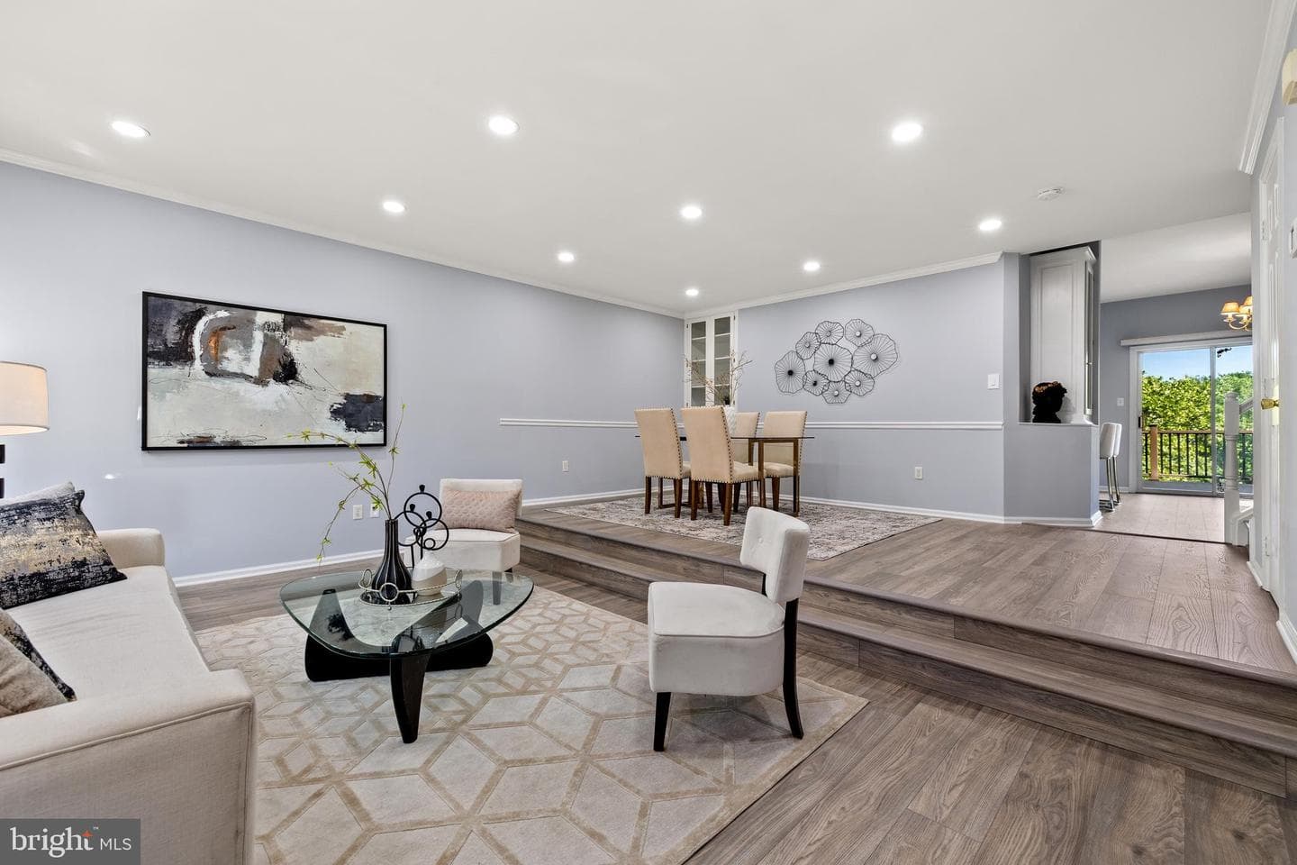 5543 Jowett Court photo 6