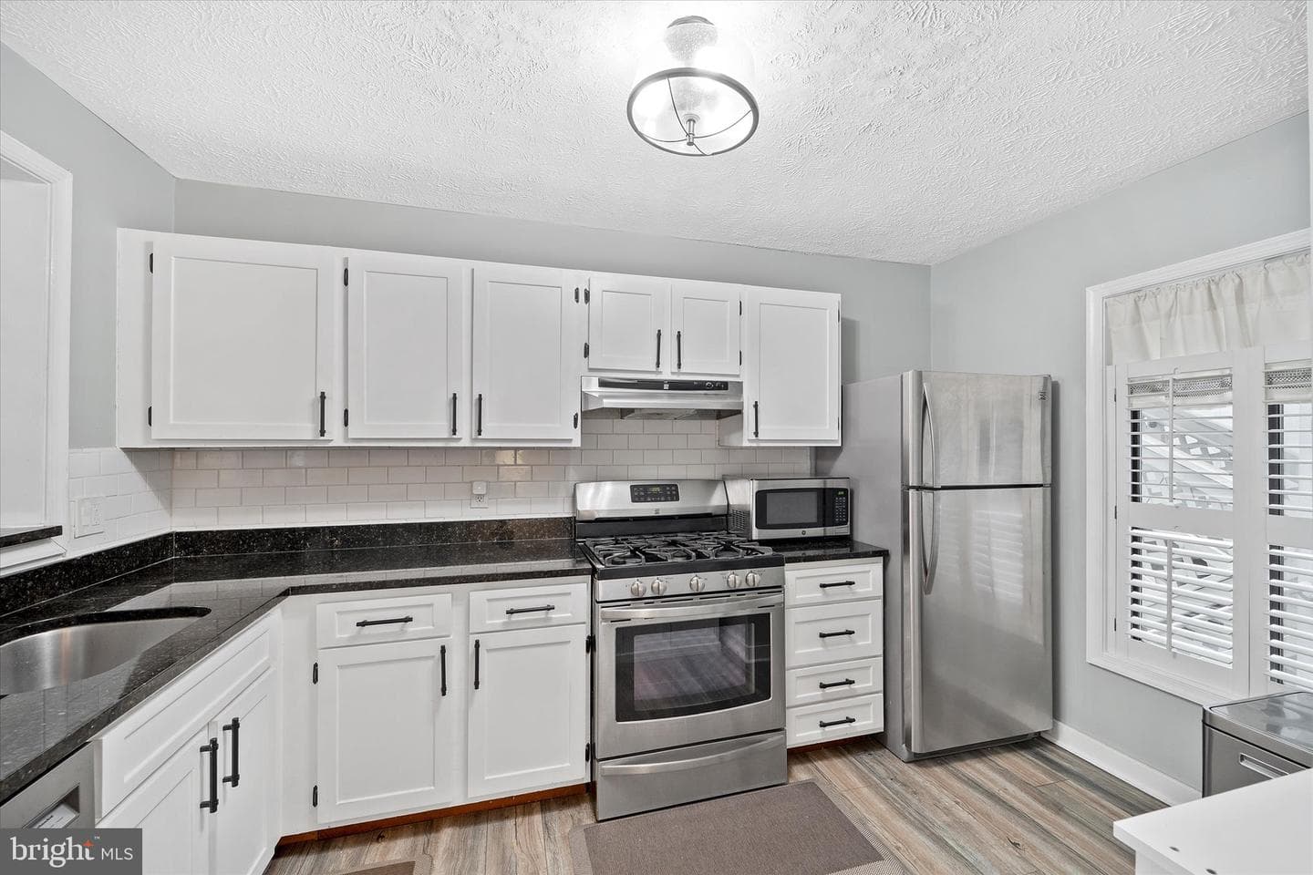 2221 Hunters Run Drive photo 10