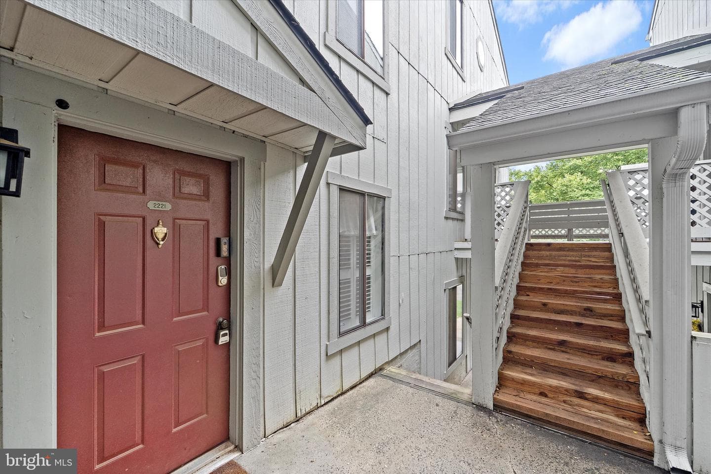 2221 Hunters Run Drive photo 4