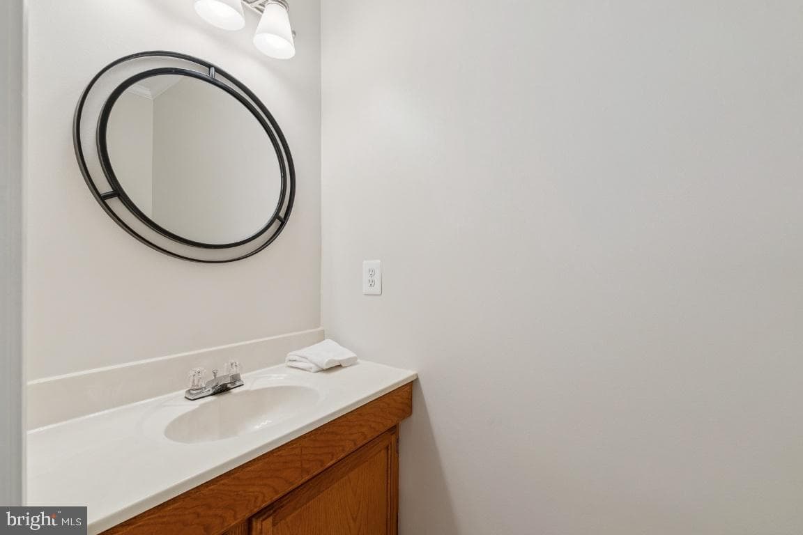 4231 Sleepy Lake Drive photo 34