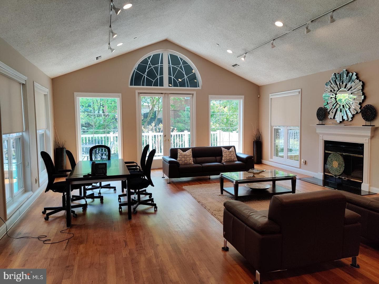 1504 Lincoln Way #305 photo 28