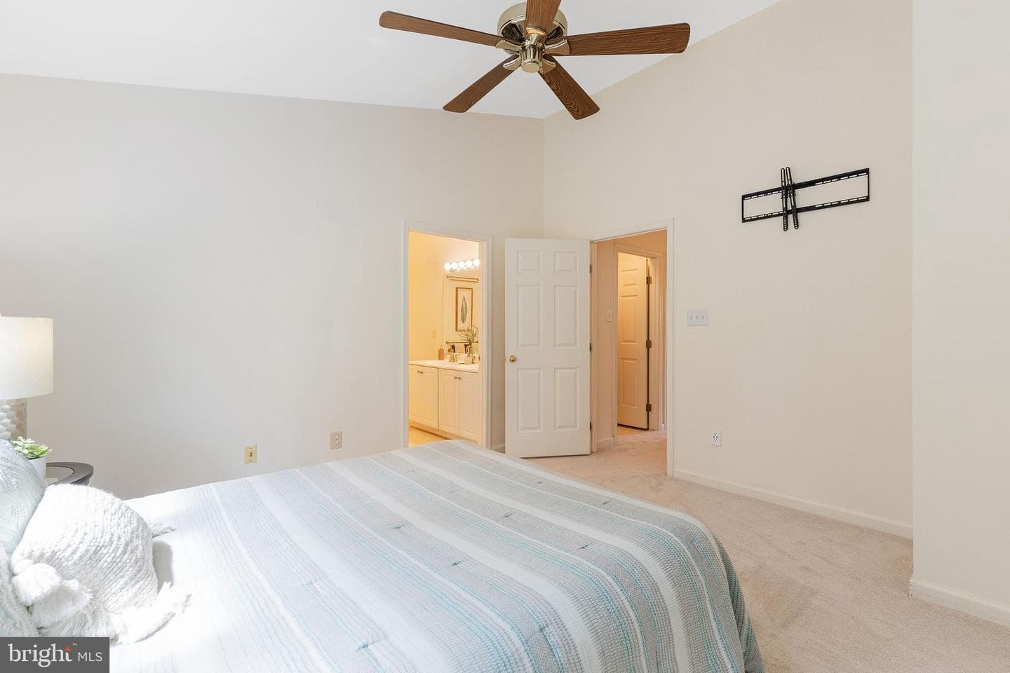 7716 Effingham Square photo 21