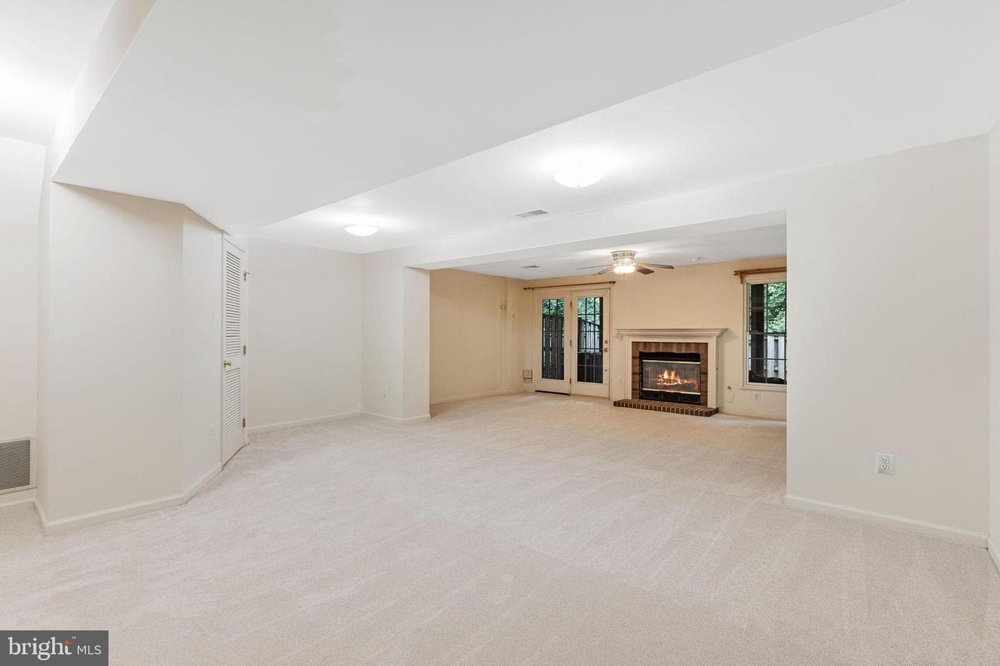 7716 Effingham Square photo 32