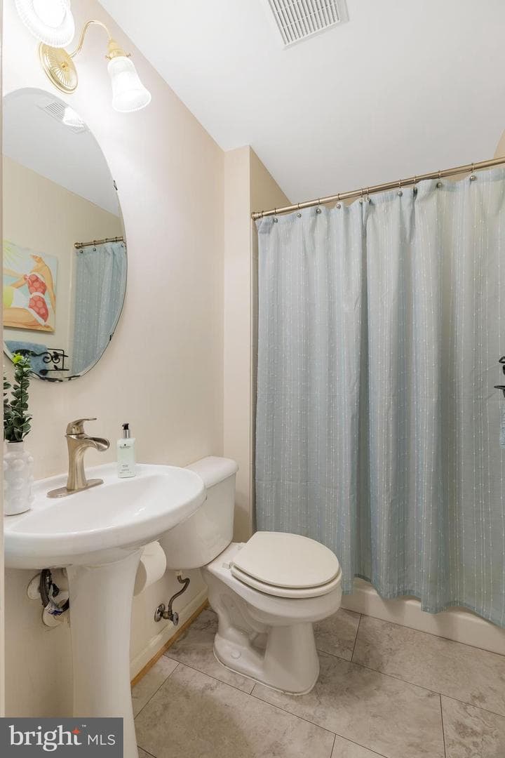 7716 Effingham Square photo 34