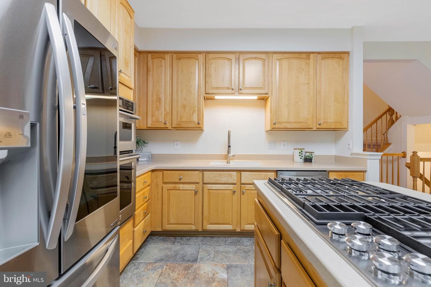 7716 Effingham Square photo 9