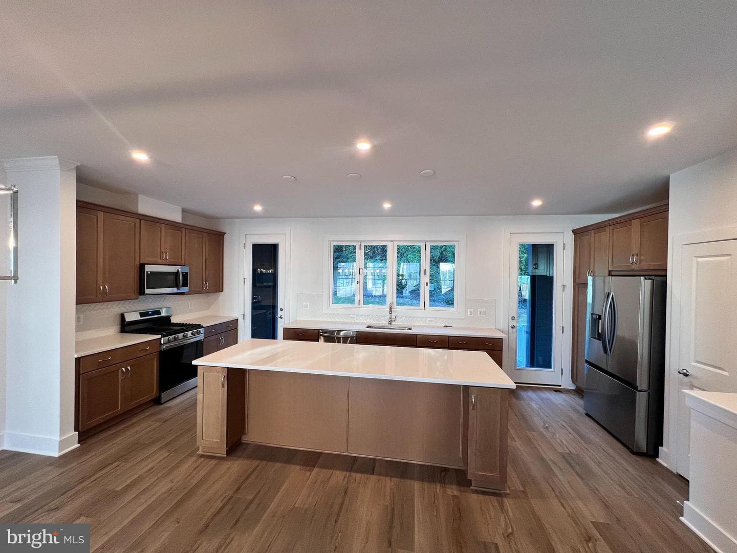 9426 Dandelion Drive photo 12